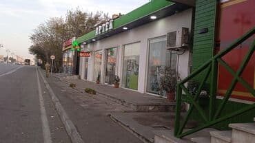 kirayə avtoyuma: Satılır.Aptek və optik mərkəz Təsvir: - Şəhər küçəsinə çıxışı olan — 1