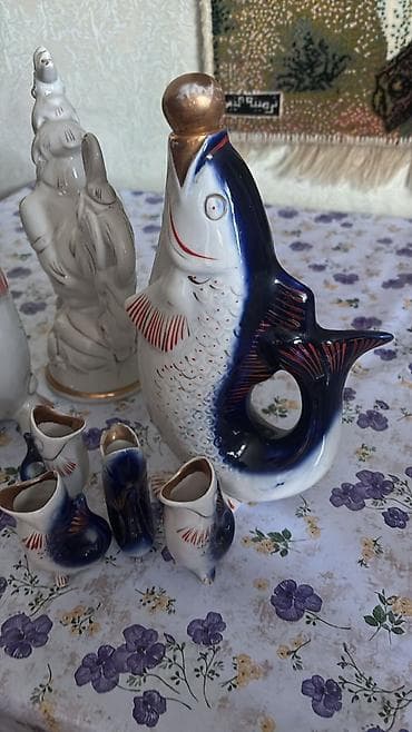 servis destleri: Porcelən “Balıq” dəsti - Tərkib: 1 ədəd iri balıq formalı — 1