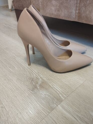 şnurlu qadın mokasinləri: Nyüd rəngli qadın tuflisi – klassik “pump” modeli - Uclu burun — 1