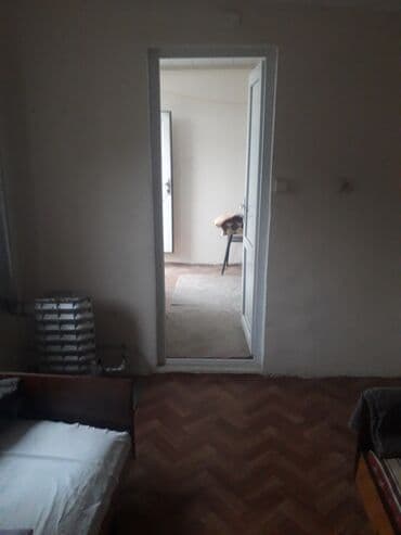 pirallahi qesebesi: Keşlə qəsəbəsində merkezde dayanacağın yanında 2 otagli xudmani ev — 2