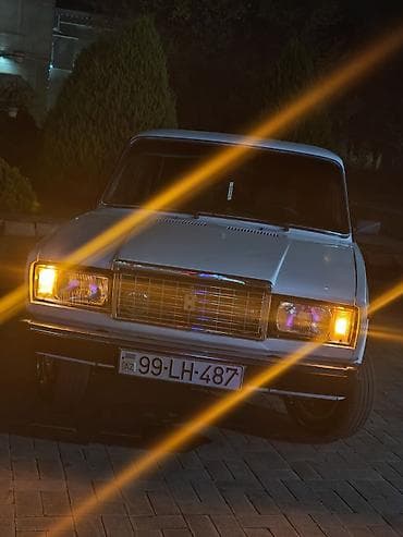 azsamand diskleri: Lada 2107, ağ rəng, sedan kuzov. Əsas xüsusiyyətlər: - Benzin — 8
