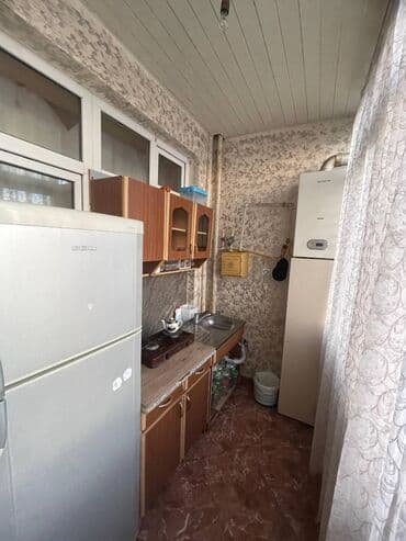 8 mikrorayon: Binəqədi rayonu,Azadlıq metrosu yaxınlığı,8 mkr,18 mərtəbənin,15-ci — 4