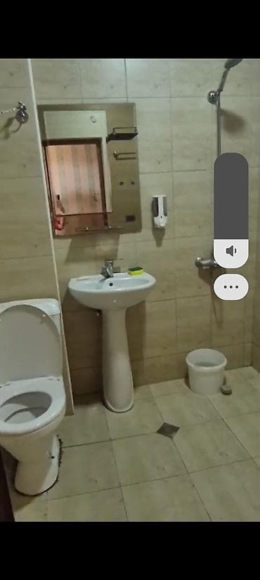 Sumqayıt 13 mkda 5/5, 1/2 ye duzelme ev ayliği 250 man kiraye — 4
