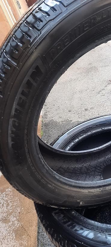 4 teker: İşlənmiş Şin Michelin 235 / 55 / R 19 — 7