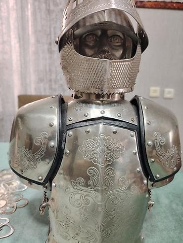 dekor odun: Serkerde icki bari. 1980 ci ilindir. Cox yaxshi veziyyetdedir. Nadir — 2