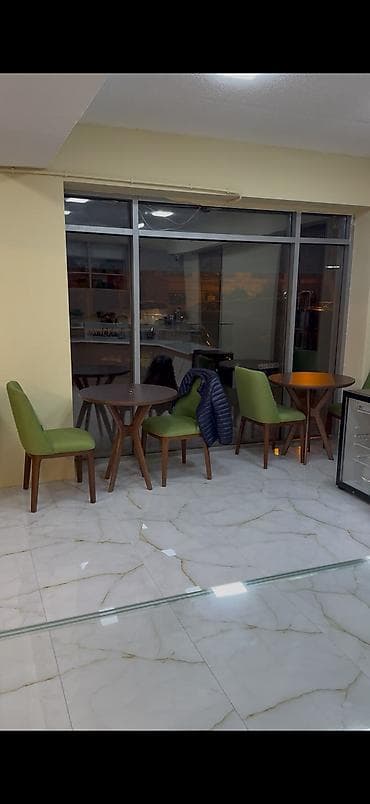 mini soyudu: Kafe üçün avadanlıq dəsti Tərkib: - 2 ədəd yuvarlaq taxta masa – — 8