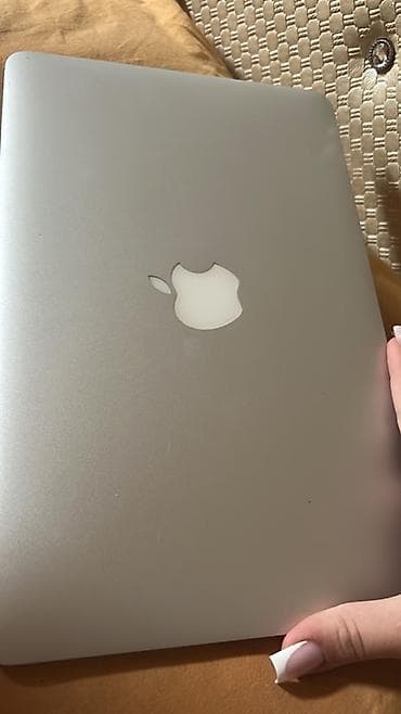 notebook ram: Apple MacBook Air (A1370) - Korpus: Alüminium “unibody”, gümüş rəng - — 3