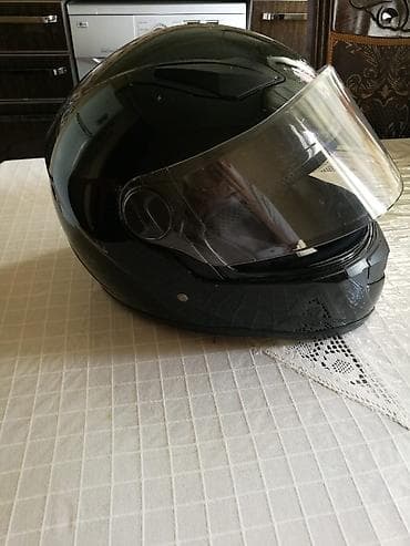 Tam üzlü motosiklet dəbilqəsi.Özüm 95 manata almışam istifadə etmirəm