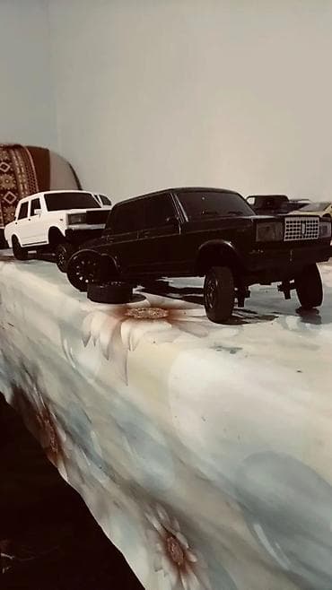 Velosipedlər: Range Rover və klassik modellərin metal oyuncaq avtomobil kolleksiyası — 6