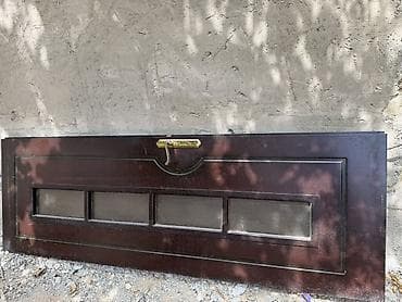 şuşe qapi: Tünd qəhvəyi rəngli giriş/otaq qapısı 3 ədəddir. Üçü birlikdə 100 azn — 2