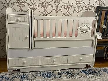 Oğlan və qız üçün, Dördbucaq, Beşik, Matras ilə, Yellənmə mexanizm ilə