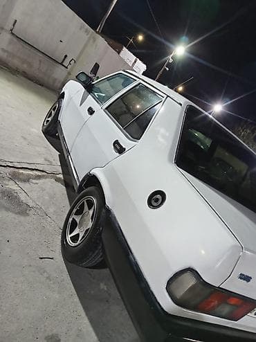 man sat: Model: Tofas (sedan) Kuzov: 4 qapılı, ağ rəng Sükan: solda Yanacaq — 1