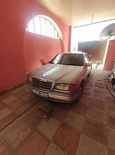 lexus 5 7: Mercedes-Benz 190: 1.8 l | 1995 il Sedan — 6