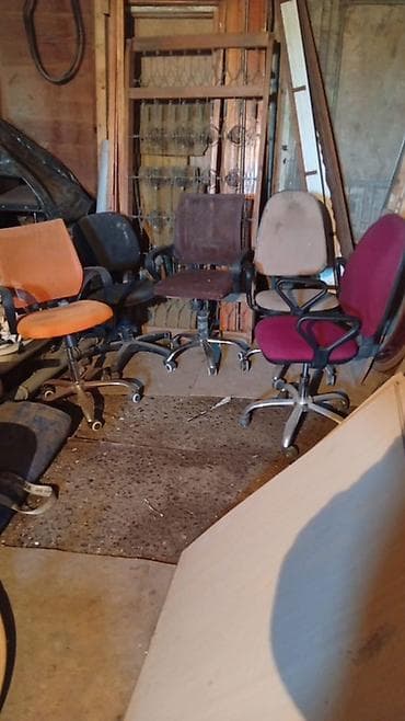 işdənmiş mebelər: Təkərli, Qolları tənzimlənmir — 2