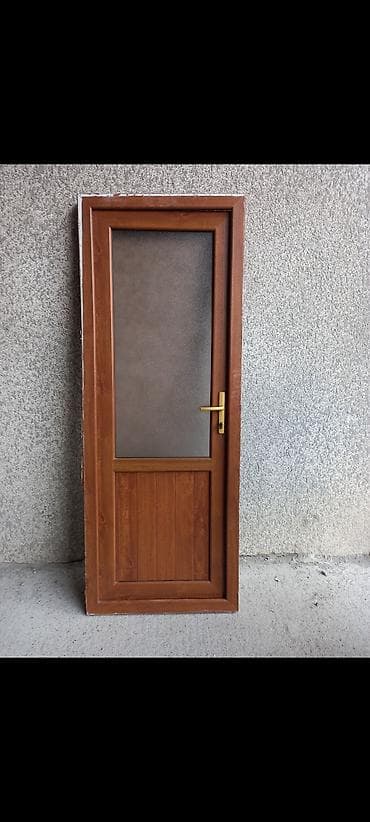 Plastik qapılar – şüşəli model - Material: PVC (plastik) karkas -