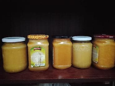 Bankalarda. - Kremvari və şəffaf-qloss teksturalı seçimlər; bəzi