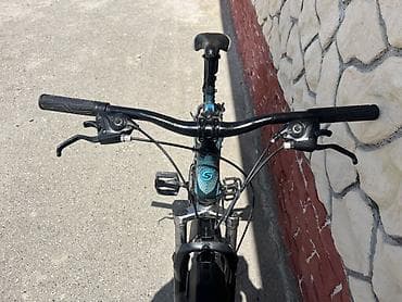 velosipet rolu: Dağ velosipedi – 27.5” təkərlər, disk əyləclər, ön amortizator - — 10