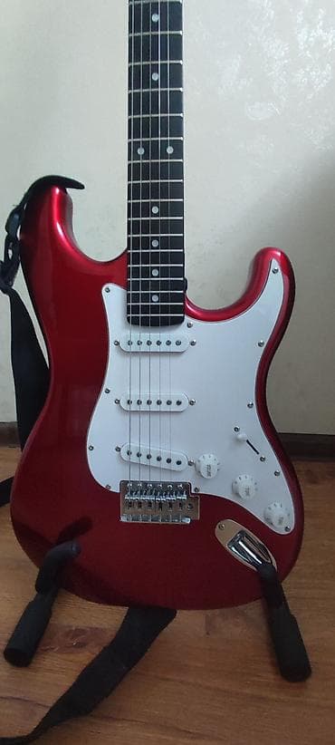 Salam.Harley Benton ST-20. Elimyandida cox ucuz qiymete satiram.Ciziqi