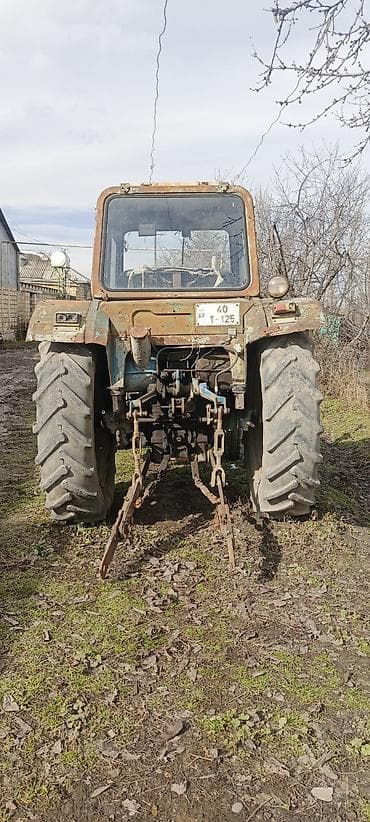 mawin cixolu: Traktor MTZ-80 (Belarus) – mavi rəngli, kabinəli, ön iki fənərli və — 4