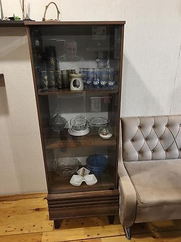 metbex skafi: Şüşəli dolab vitrini — 1