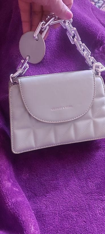 Çanta dəsti, Charles & Keith