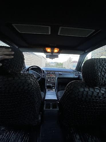 mercedes e class: Mercedes-Benz 240: 2.3 l | 1996 il Sedan — 5