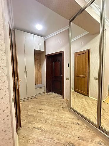 celilabad satilan evler: Mənzildə tam təmirli sanitar qovşağı və geniş dəhliz mebeli satılır — 5