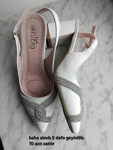 ag gumus: 2 dəfə geyinilib restoran içi. 40 razmer 15 azn. Orta hündürdaban — 1