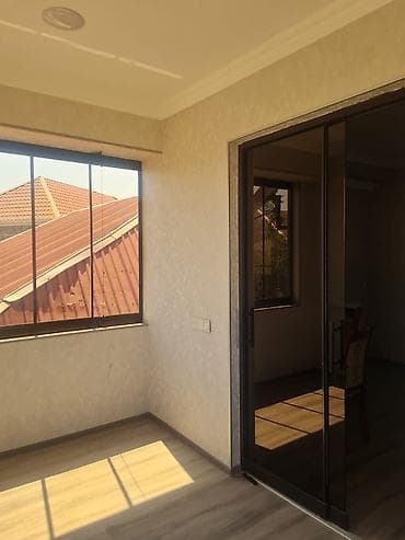 yaşam əmlak: Telebe qizlara verilir 5 qiz lazimdir 1 adam 130 azn komunal daxil — 10