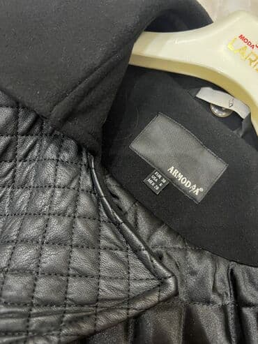 пальто зимнее: Satilir palto Demek olar yenidir,cemi 1-2 defe geyinilib.qollari — 3