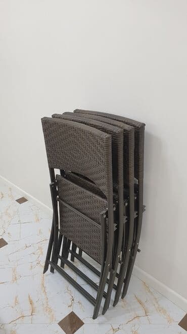 тап аз мебель бу: Bağ və balkon üçün kvadrat şüşə stol və həsir stullar. Yığılıb açılan — 6