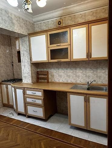 reception masa: Mətbəx mebeli dəsti - Üst və alt dolablar: ağ-bej rəng çərçivəli — 1