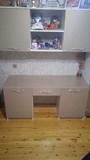 2ci el taxtlar: Oğlan və qız üçün, Yazı masası — 4