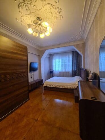 xacmazda satilan evler: Bakı, 3 otaqlı, Köhnə tikili, m. Qara Qarayev, 72 kv. m — 4