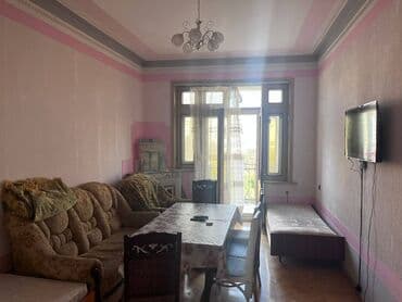 ev certiyojları: Nərimanov metrosunun və parkının düz yanındadır. Əşyaları ilə birlikdə — 2