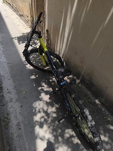 cube race 318: Dağ velosipedi – 27.5” təkərli, disk əyləcli Xüsusiyyətlər: - — 2