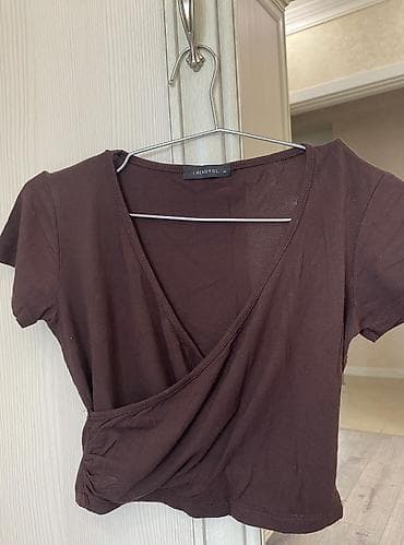 Trendyolmilladan alınıb, crop, yaxası çarpaz açıq modeldir, az — 1