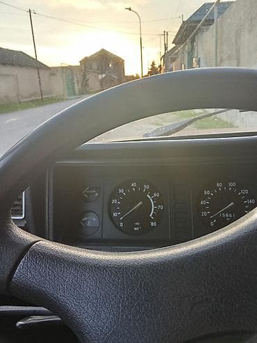 VAZ 2107, qırmızı rəng, sedan kuzov Xüsusiyyətlər: bez krasqa bez — 5