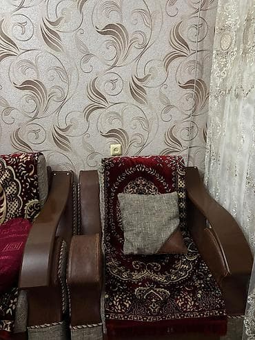 klasik divanlar: İşlənmiş, Klassik divan, 2 kreslo, Bazasız, Açılan — 4