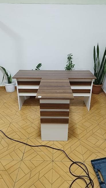 Ofis masaları: Yeni, Müdir üçün, Künc masa — 1