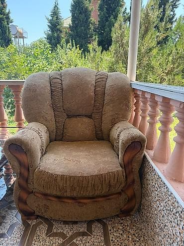 kunc divan işlenmiş: 1 divan 2 kreslo — 1