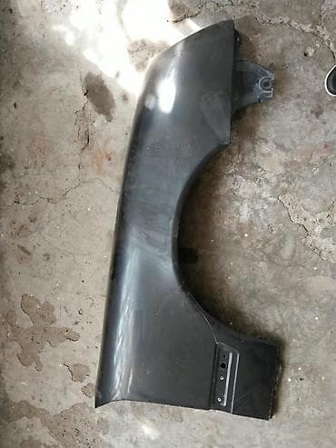 mini mercedes: Sağ ön, Mercedes-Benz E240, 2000 il, Almaniya, Ünvandan götürmə — 1
