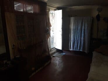 6 ci mikrorayon satilan heyet evleri: 2 otaqlı, 50 kv. m, Kredit yoxdur, Təmirsiz — 3