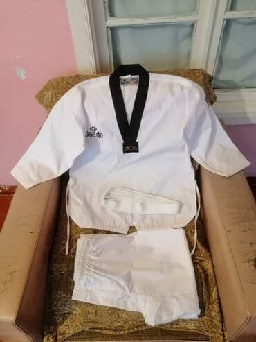 Dəbilqələr: Taekvondo forması – Daedo brendi Məhsul təsviri: - Rəsmi Daedo — 2