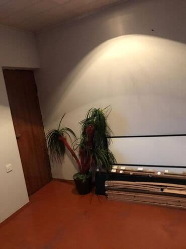 kirayə ev ayliq: İnşaatçılar metrosu yaxınlığı, Ailə TV-nin yanında 5 mərtəbəli binanın — 6