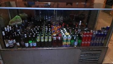 Vitrin soyuducu işlək vəziyyətdə 350 manat. Xalqlar (5719) KİFA75