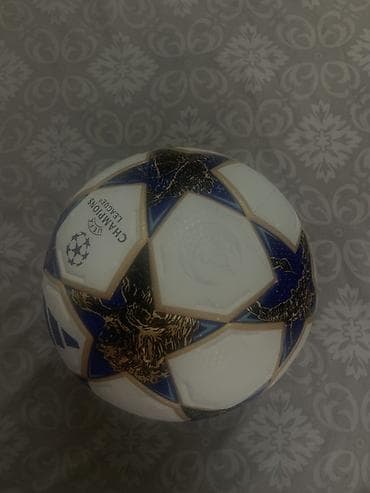 qarabağ celsi bilet: UEFA Champions League rəsmi dizaynlı futbol topu Qurban Qurbanovun — 4
