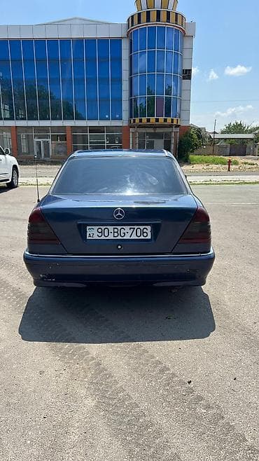 turbo az f10: Mercedes-Benz C 180: 1.8 l | 1995 il Sedan — 4