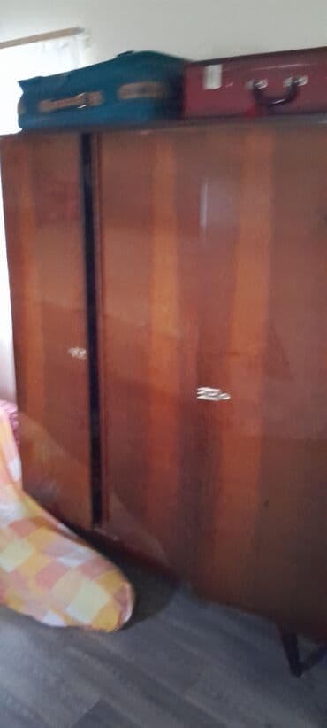 буфет кухонный: İşlənmiş, Açılan, 5 qapı Düz dolab, Bufet, Belarusiya — 3