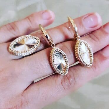 Dəstə daxildir: Üzük, Sırğa, Sarı qızıl, 585 Əyar, 906 g lalafo.az -da Dəstə daxildir: Üzük, Sırğa, Sarı qızıl, 585 Əyar, 906 g